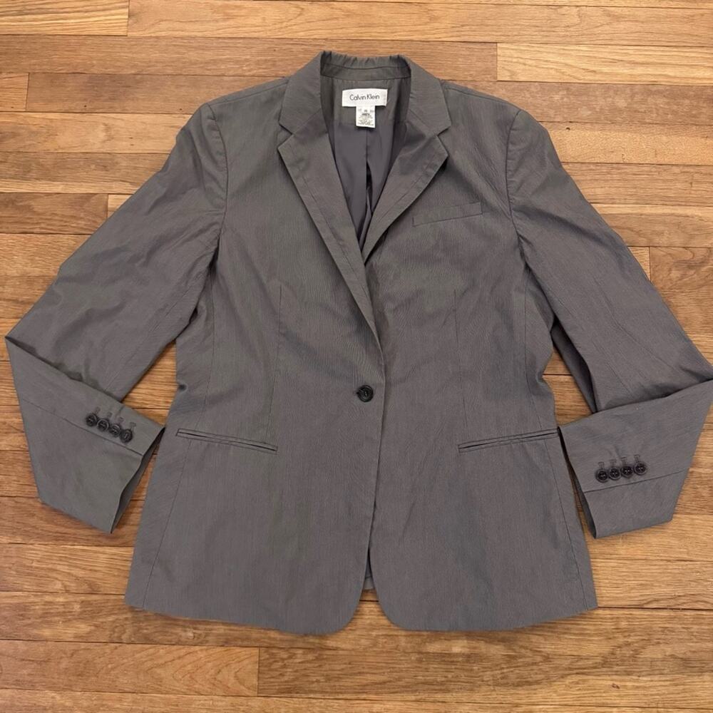Calvin Klein Women's Grey One Button Blazer - Size 16
b90